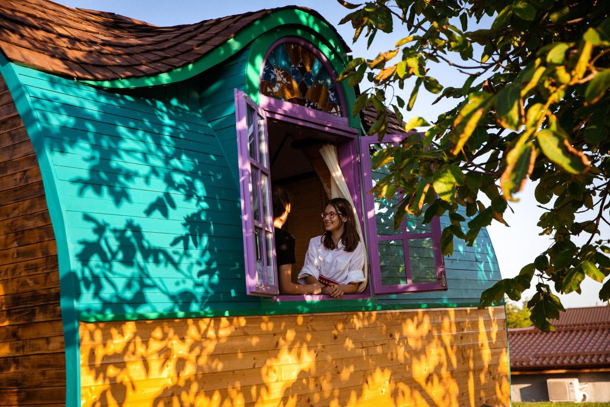 Central Tiny Houses Bukarest Exteriör bild